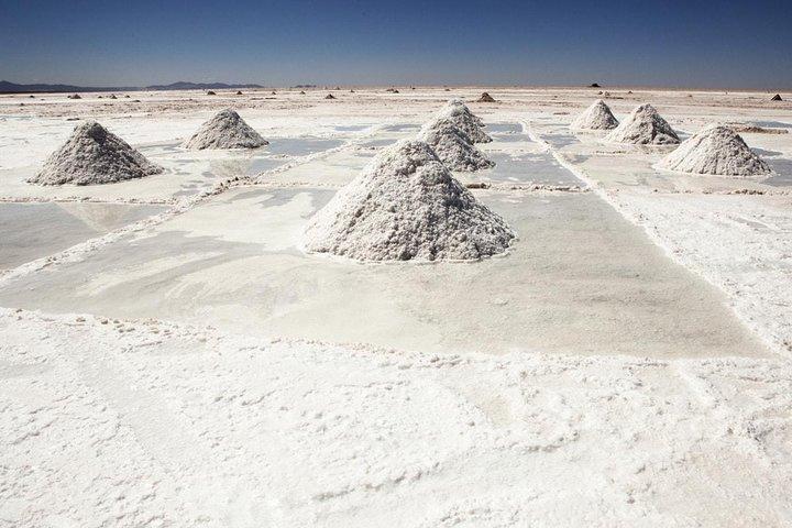 ウユニ塩湖2日1泊。 Engガイド。 Volcan Tunupa Ruta。空室状況を尋ねる