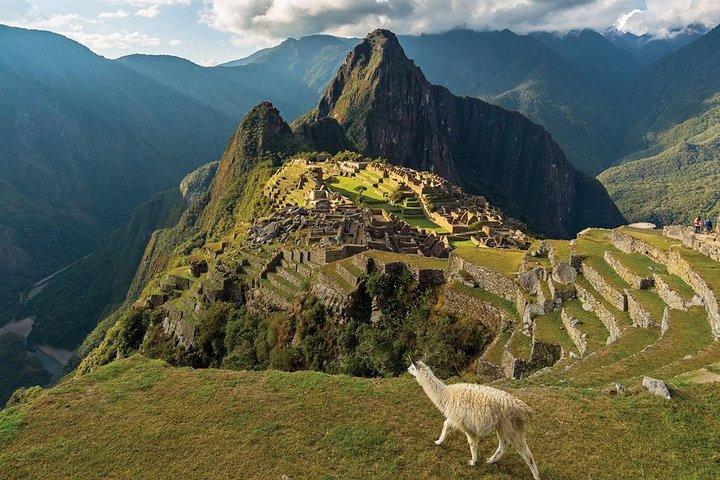 2 Day Machu Picchu Train Journey & Guided Visit