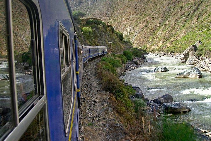 マチュピチュ鉄道2日間の旅＆ガイド付き訪問