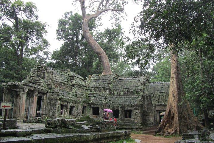 3-Day Angkor, Lake-side Village & Roluos Temples Tour