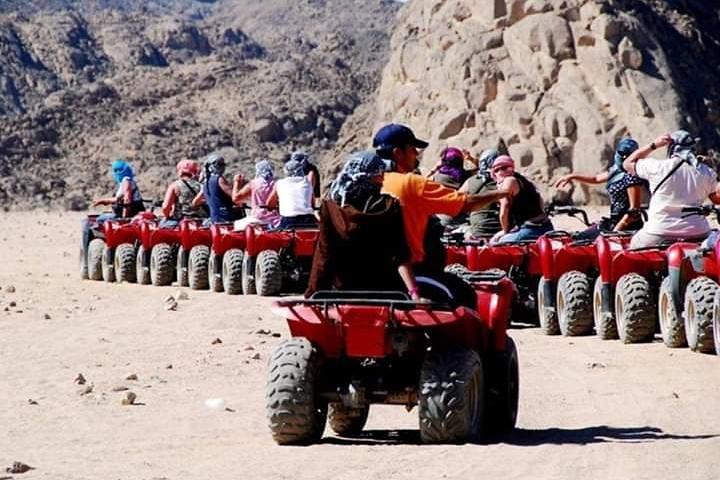 Tour della cena beduina a Sharm El Sheikh (giro in quad e cammello)