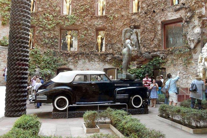 バルセロナ発ダリ美術館とコスタ・ブラバ小グループ日帰り旅行