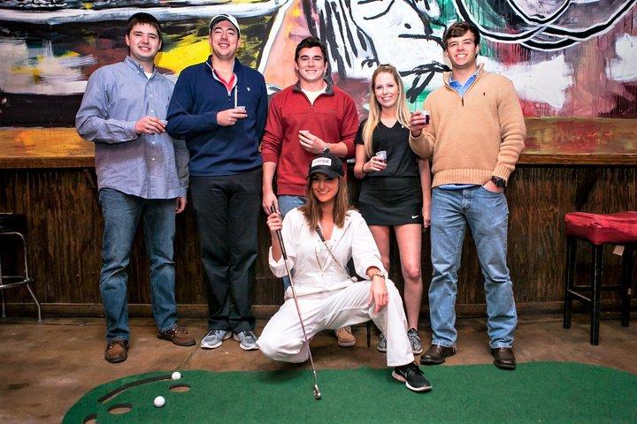 Jogo de golfe de rastreamento de pub de Nashville por carrinho de golfe