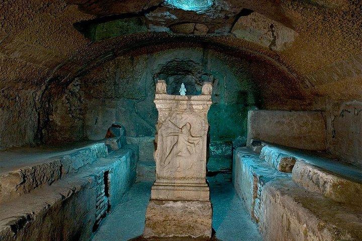 Tour privado subterráneo de Roma + Tour a las catacumbas de Roma - traslados incluidos
