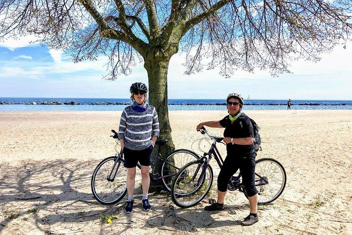 ガイド付き自転車ツアー - トロントウォーターフロント、島と蒸溜所