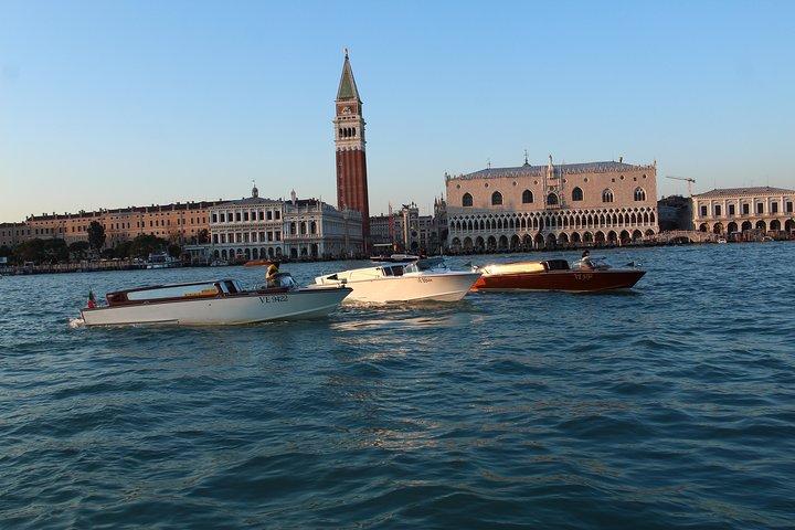 Gemeinsamer Venedig-Transfer bei der Anreise: Marittima-Hafen ins Zentrum von Venedig