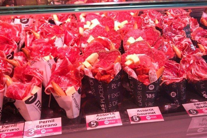 バルセロナ・フードツアー： マーケット＆ゴシック地区（エキスパートガイド付き）
