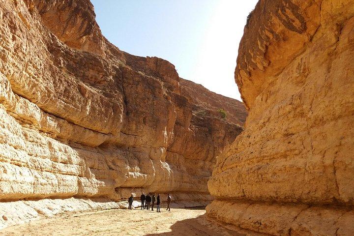 The three desert and mountain oases