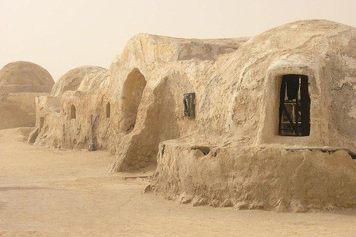 The three desert and mountain oases