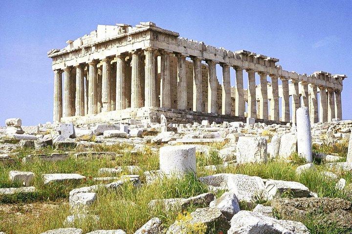 Atene e Corinto illuminate in un giro turistico privato di un'intera giornata