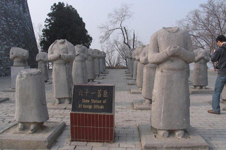 Private Xi'an-Tagestour zum Famen-Tempel und zum Qianling-Mausoleum