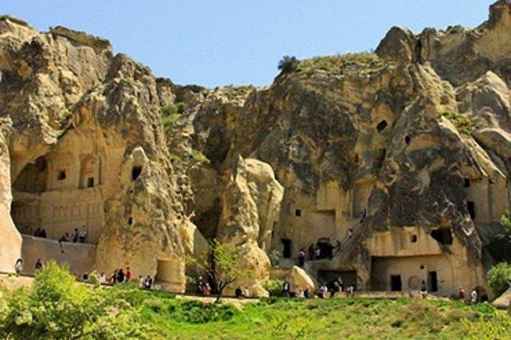 Tour rosso della Cappadocia con pranzo