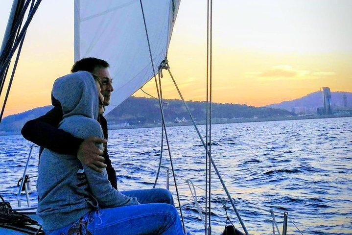 Sunset Sailing Experience con chitarra spagnola dal vivo e tapas spagnole