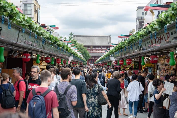 Asakusa Highlights: Street Food Crawl Tour (7+ Local Bites)