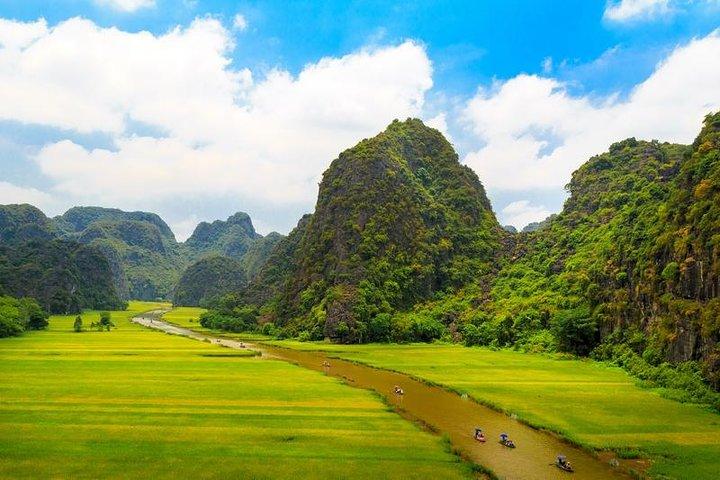 Hoa Lu、Tam Coc、Mua Caveを訪れるNinh Binh 1日ツアー