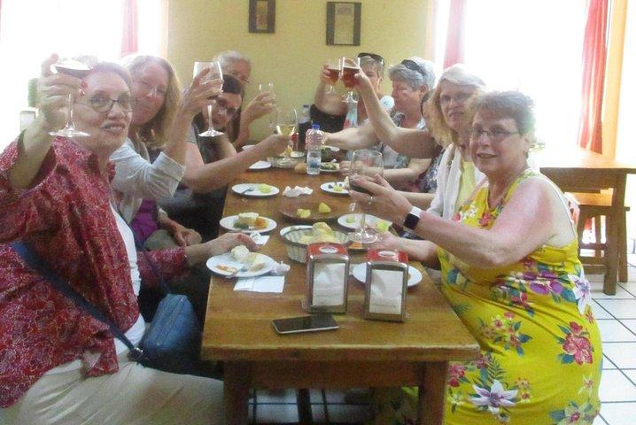 Tour de tapas e historia que termina con churros con chocolate