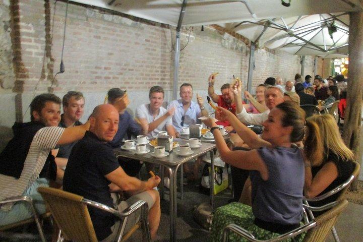 Tour de tapas e historia que termina con churros con chocolate