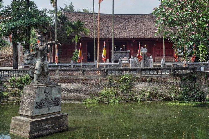 Co Loa citadel、ベトナムの田園地帯でのバイキングと釣り