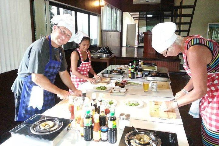 Thai Cooking Class in Koh Samui with Market Tour