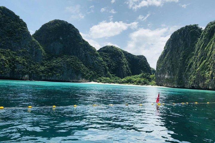 Excursão de dia inteiro às ilhas Phi Phi e bambu em lancha saindo de Phuket
