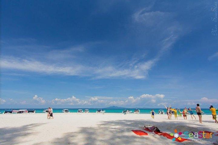 Excursão de dia inteiro às ilhas Phi Phi e bambu em lancha saindo de Phuket