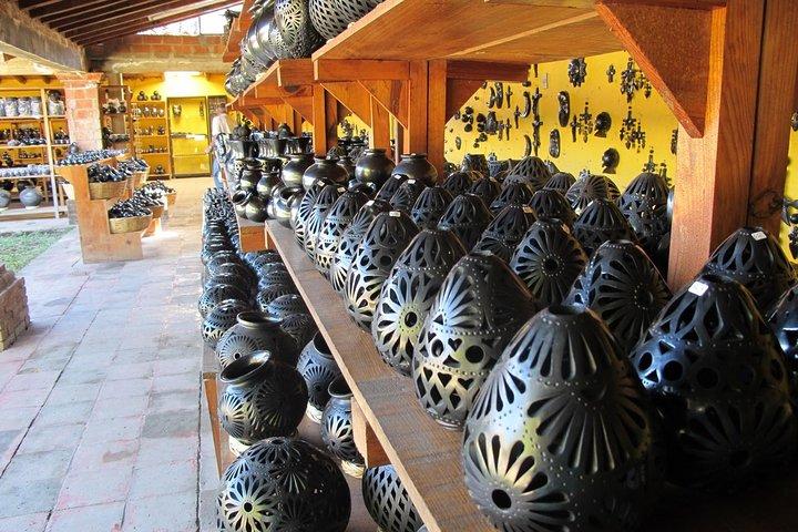 Visite privée d'une journée comprenant les villages artisanaux d'Alebrijes et la poterie noire