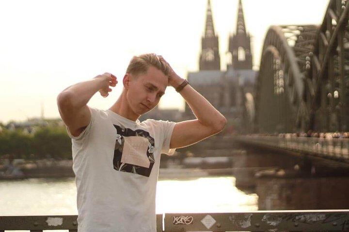Private Photo Session with a Local Photographer in Cologne