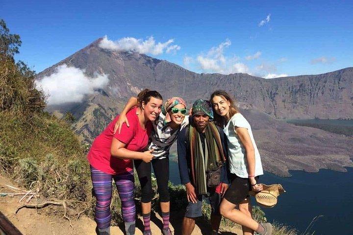 Randonnée du volcan Rinjani au bord du cratère Senaru 2 jours, Groupe - Syam Trekker
