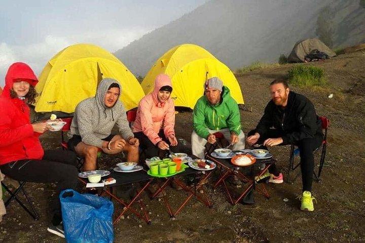 Vandring Rinjani Volcano To Crater Rim Senaru 2 Dage, Gruppe - Syam Trekker