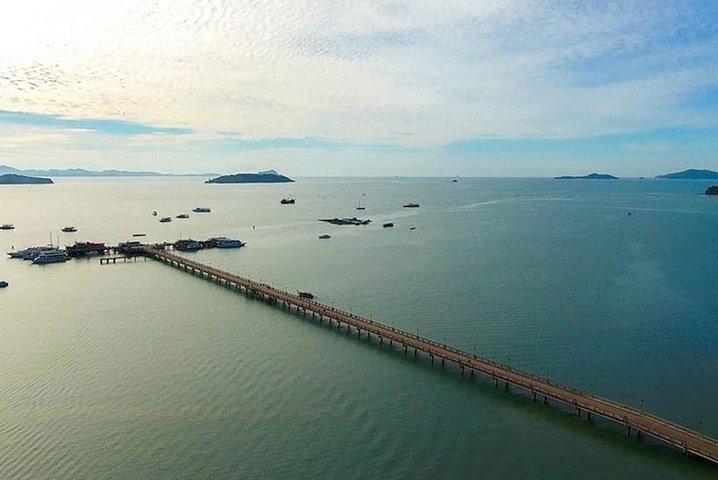 James Bond Island e Phang Nga Bay com canoagem pelo grande barco de Phuket