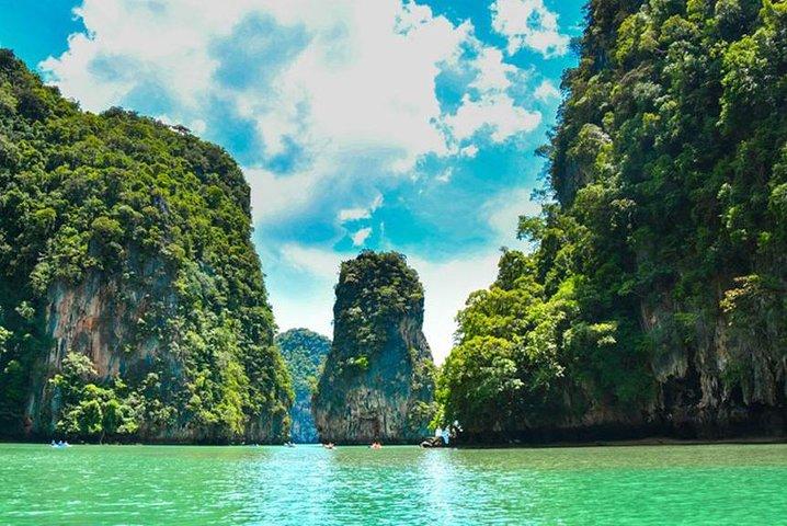 James Bond Island e Phang Nga Bay com canoagem pelo grande barco de Phuket