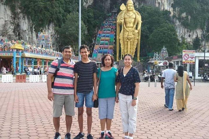 Kuala Lumpur Welcome Experience: Batu Caves & Arrival Transfer