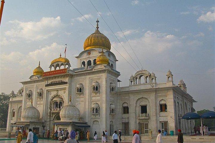 Un día en el templo privado de Delhi en coche con almuerzo incluido