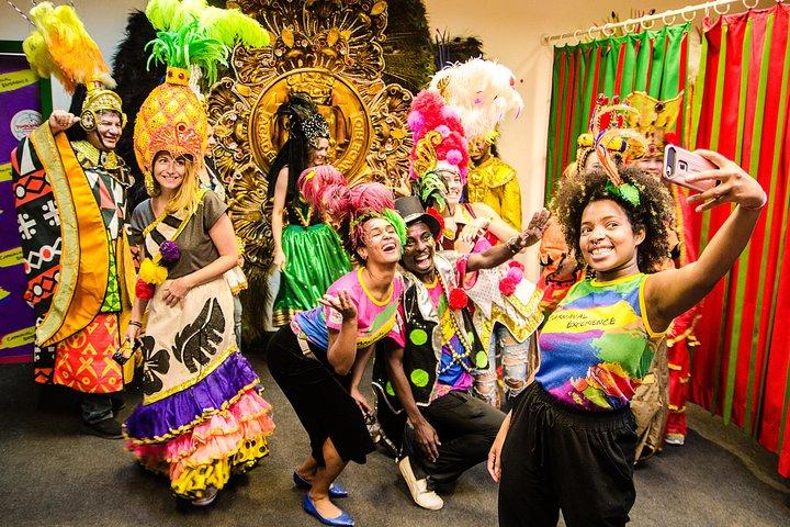 Karnevalsoplevelse: Backstage-tur i Samba City med cocktail