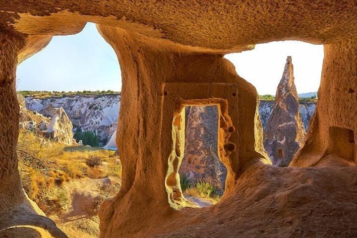 Tour rosso della Cappadocia con pranzo