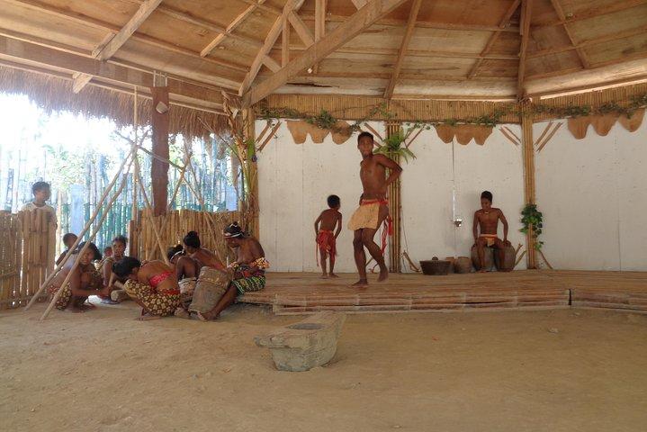 Randonnée dans le village tribal de Batak