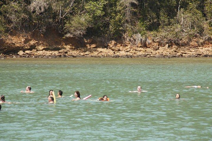 Búzios終日：Cabo Frioの昼食付きボート＆トロリーツアー