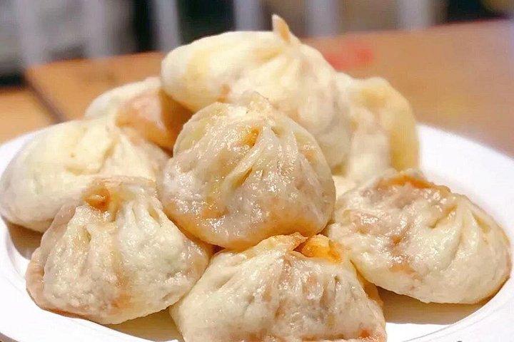 Chinese Cooking Class with Badminton Experience in Beijing