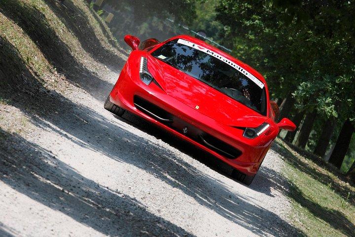 Expérience Ferrari d'une journée avec essai routier à Maranello, Italie