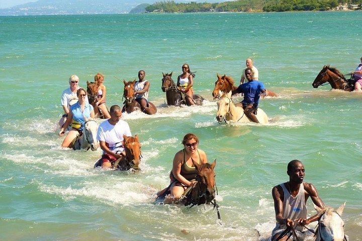 4つの川の急速な冒険の1つで乗馬をカスタマイズ