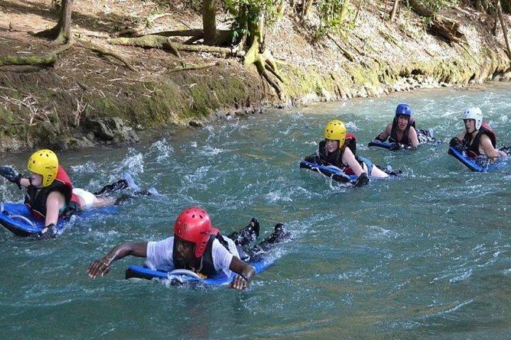 Paseos a caballo personalizados con una de las cuatro aventuras rápidas del río