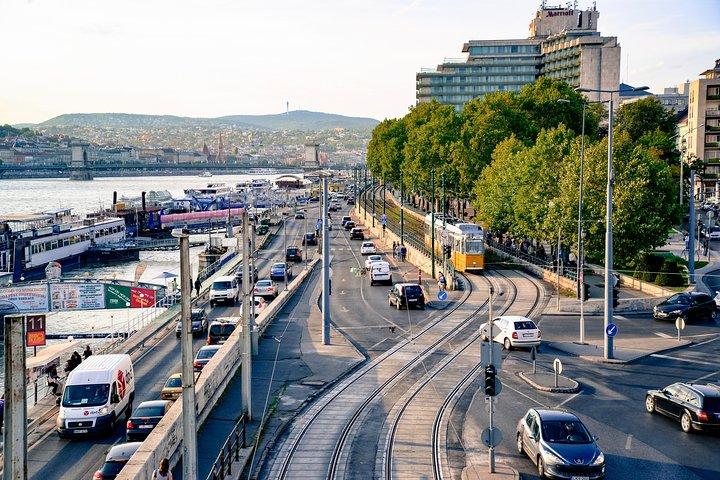 Explore Budapeste da perspectiva do local - passeio de transporte público