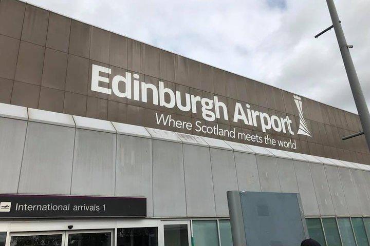 Dall'aeroporto di Edimburgo alla città di Edimburgo più trasferimento privato di andata e ritorno