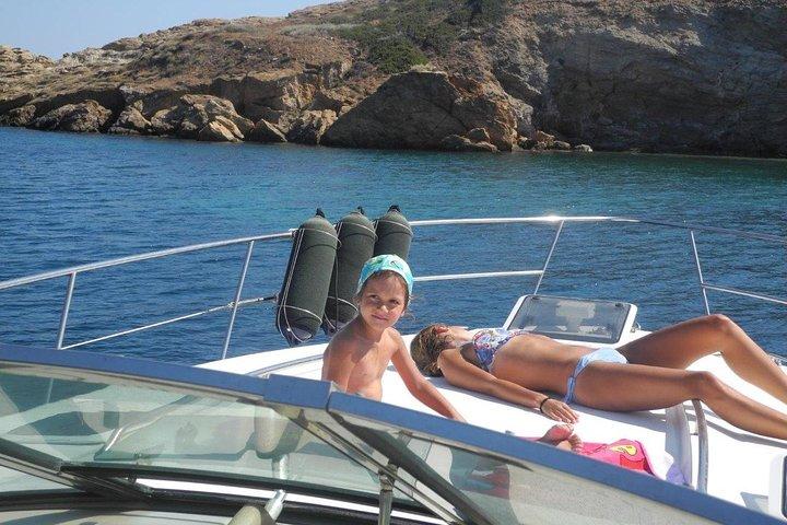 クルーズシップスペシャル | VIPヨット旅行 | 3 つの最高のビーチを経由してロードスからリンドスへ