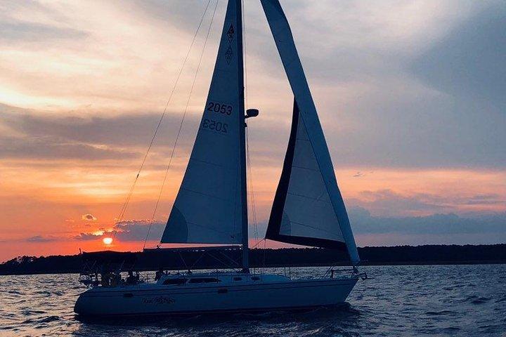 Privat Hilton Head Sunset-sejltur med delfinsafari