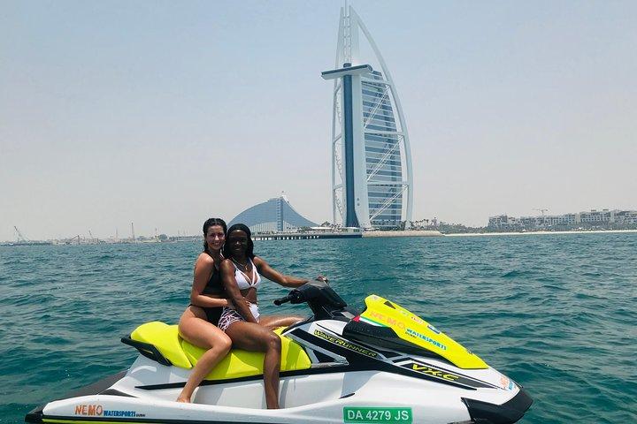 30 min de Jet Ski jusqu'au Burj Al Arab + Photos, Vidéos et Glaces gratuites