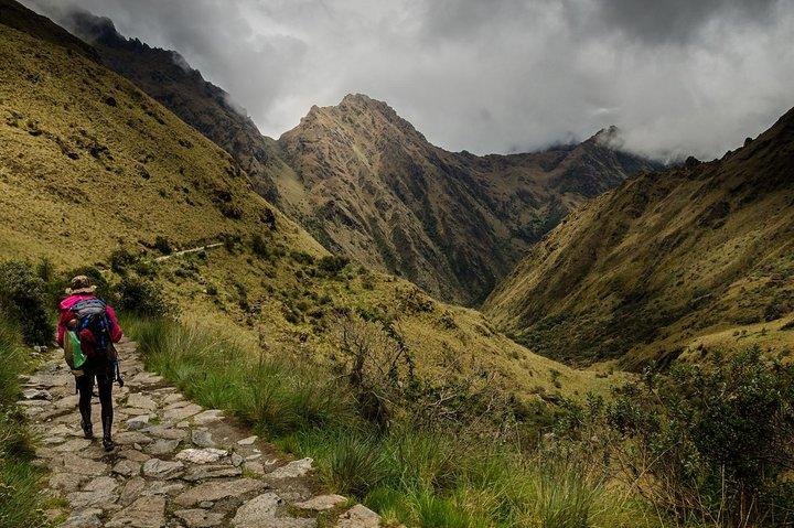 4 Day Classic Inca Trail to Machu Picchu by 360° Train