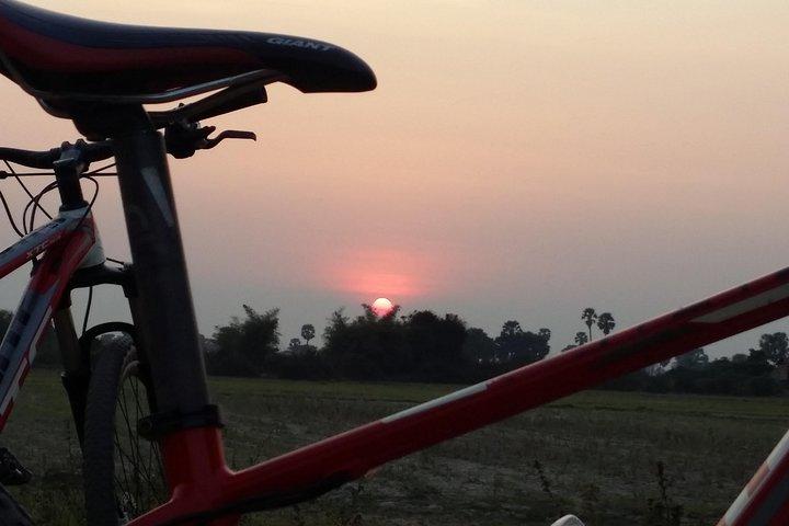 自転車 バンテアイ・スレイ＆クバル・スピアンを探索