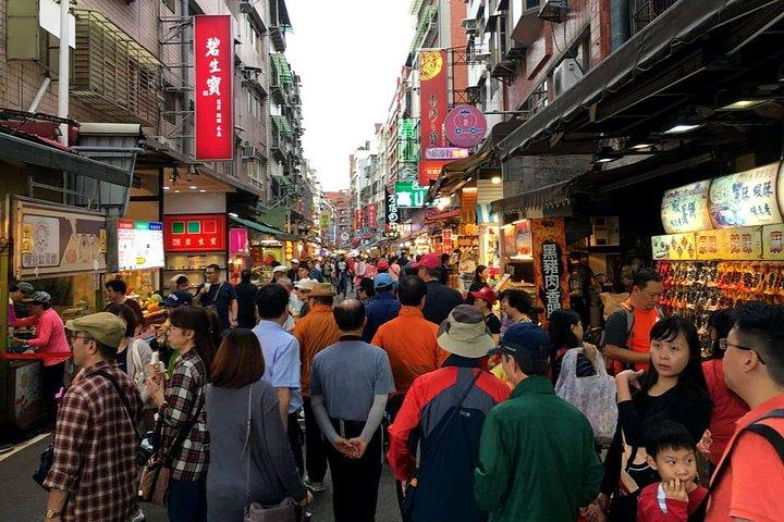 N114 Palace Museum Yangmingshan National Park Tamsui Old Street Taipei Day Tour (10h)