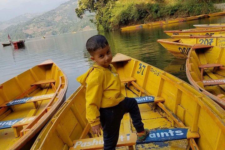Pokhara: Budget uguidet tur med delebus